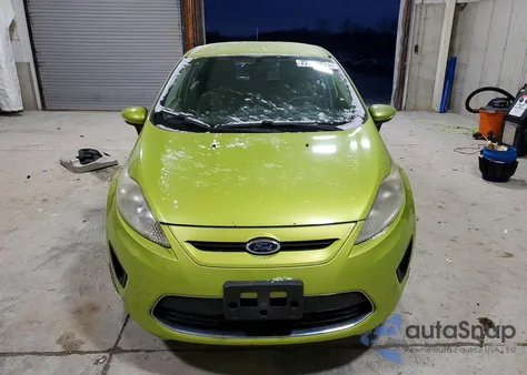 2013 Ford Fiesta Se z USA, uszkodzony, nr VIN 3FADP4EJ8DM103441